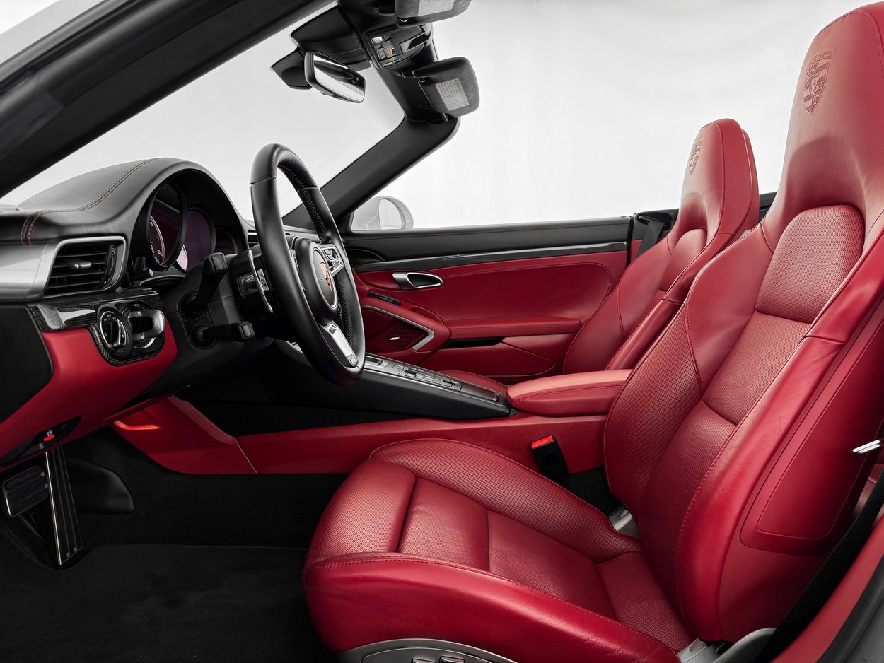 Used 2019 Porsche 911 Turbo S image 15