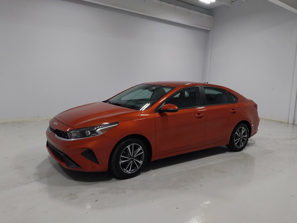 Used 2023 Kia Forte LXS w/ LXS Technology Package FWD image 2
