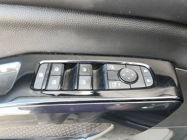 Used 2022 Nissan Pathfinder SV w/ SV Premium Package FWD image 28