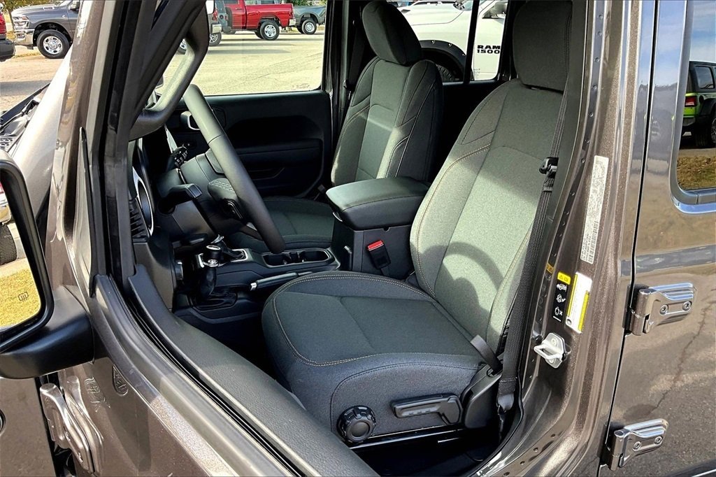 New 2026 Jeep Wrangler Unlimited Sport AWD/4WD image 9