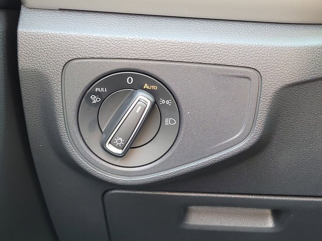 Used 2023 Volkswagen Atlas Cross Sport SE w/ Black Wheel Package image 17