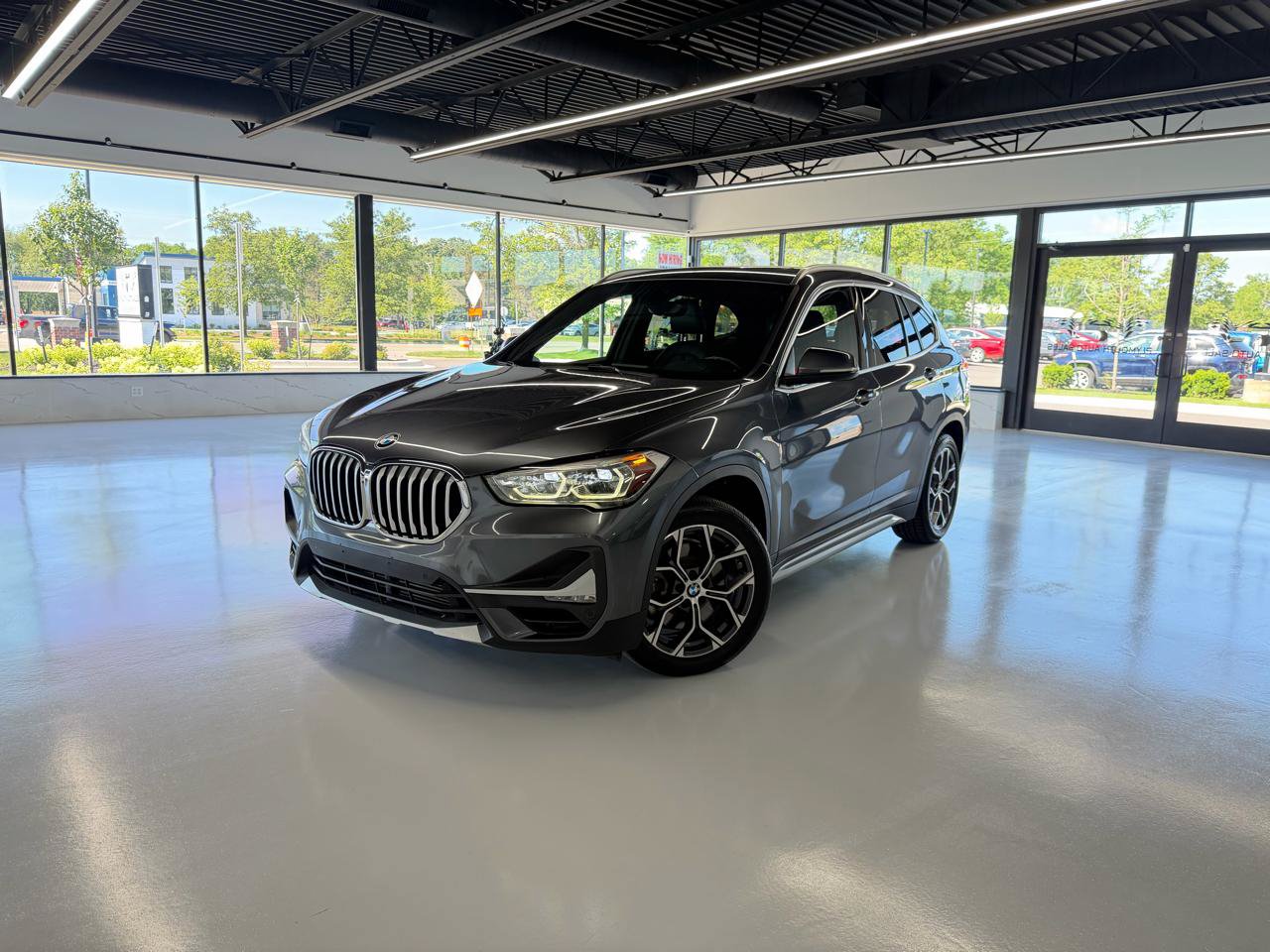 Used 2020 BMW X1 xDrive28i AWD/4WD image 1
