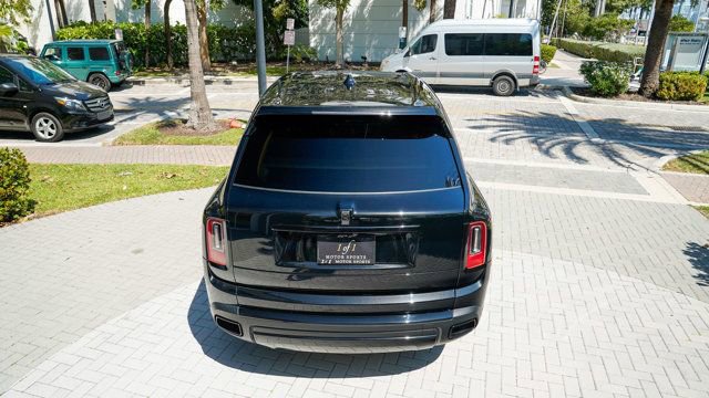 Used 2019 Rolls-Royce Cullinan image 18