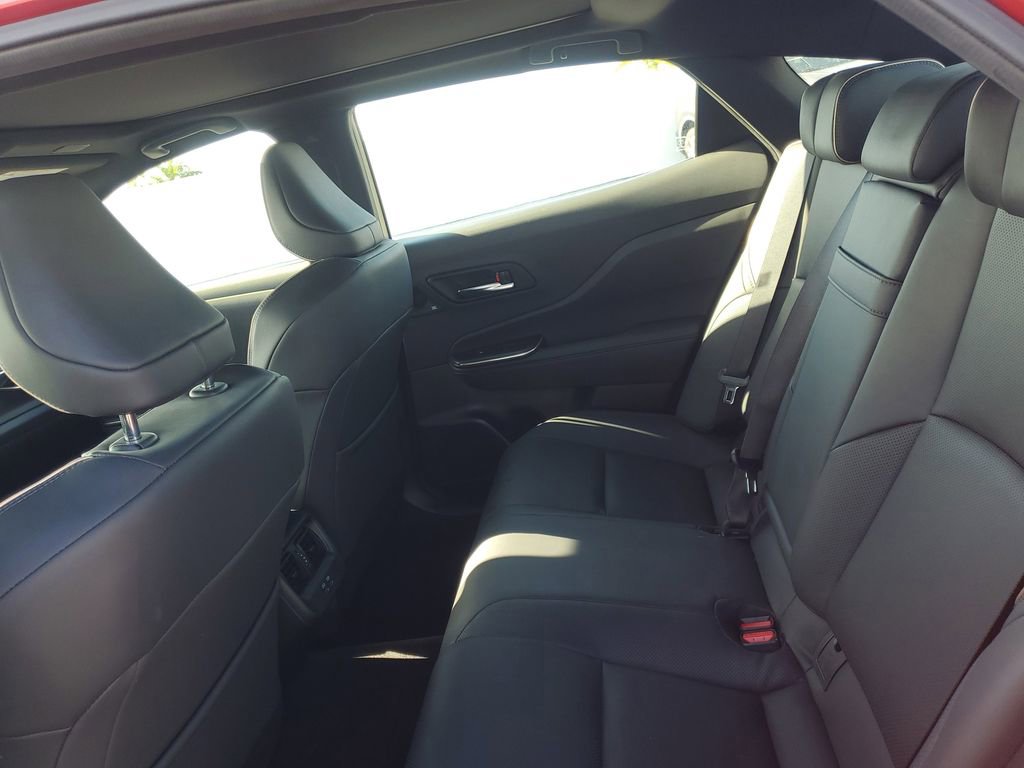 Used 2023 Toyota Crown Limited image 10