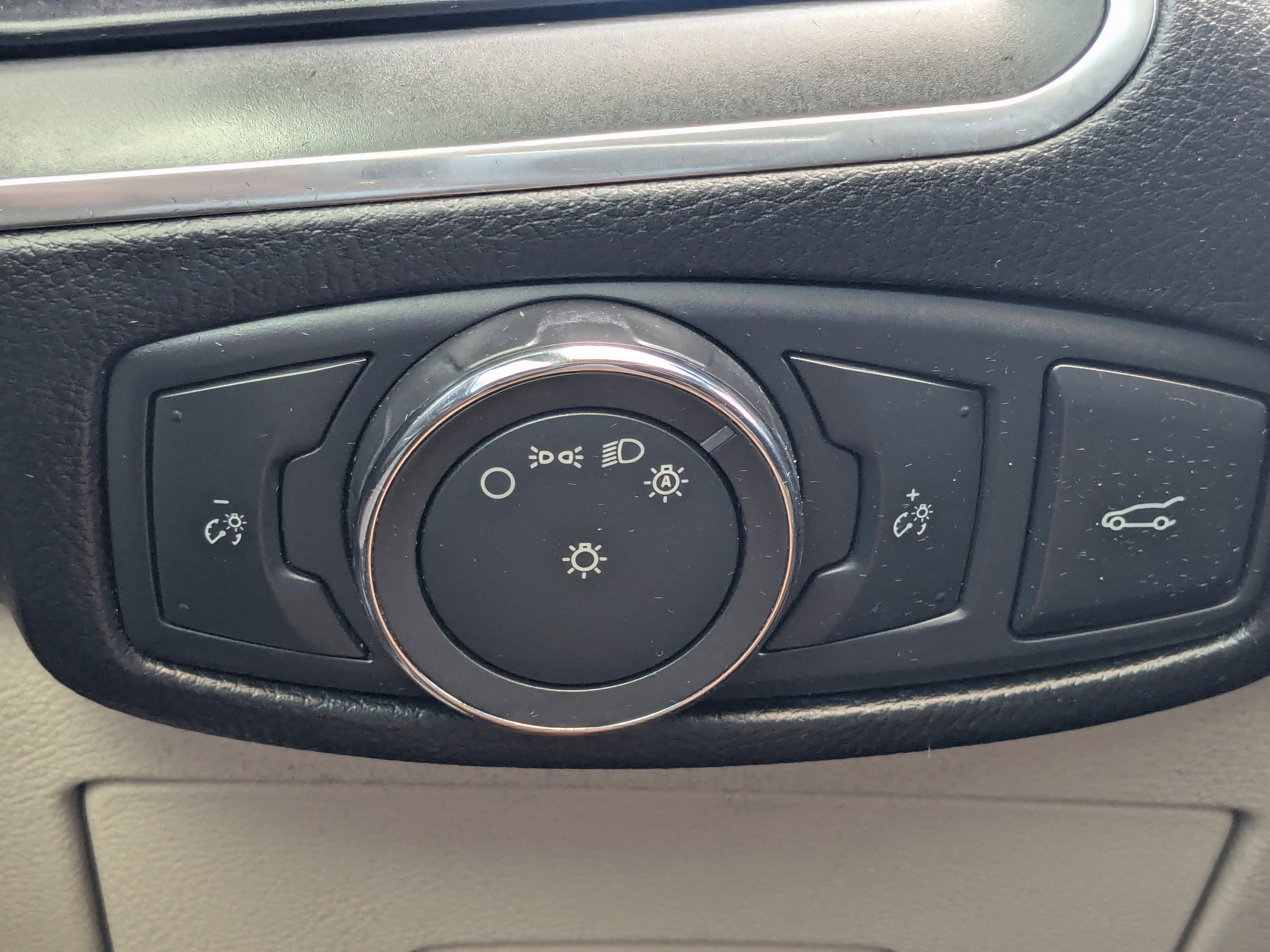 Used 2015 Ford Edge Titanium w/ Equipment Group 302A FWD image 33