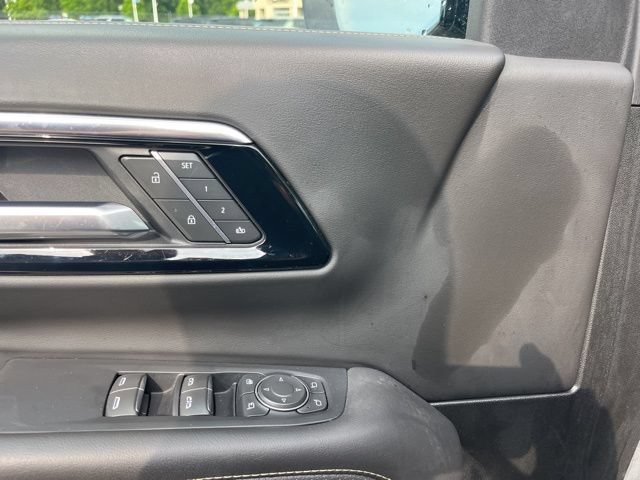 Used 2025 Chevrolet Tahoe Premier RWD image 16