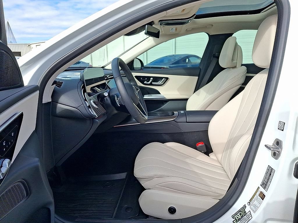 Used 2025 Mercedes-Benz E 350 Sedan image 13