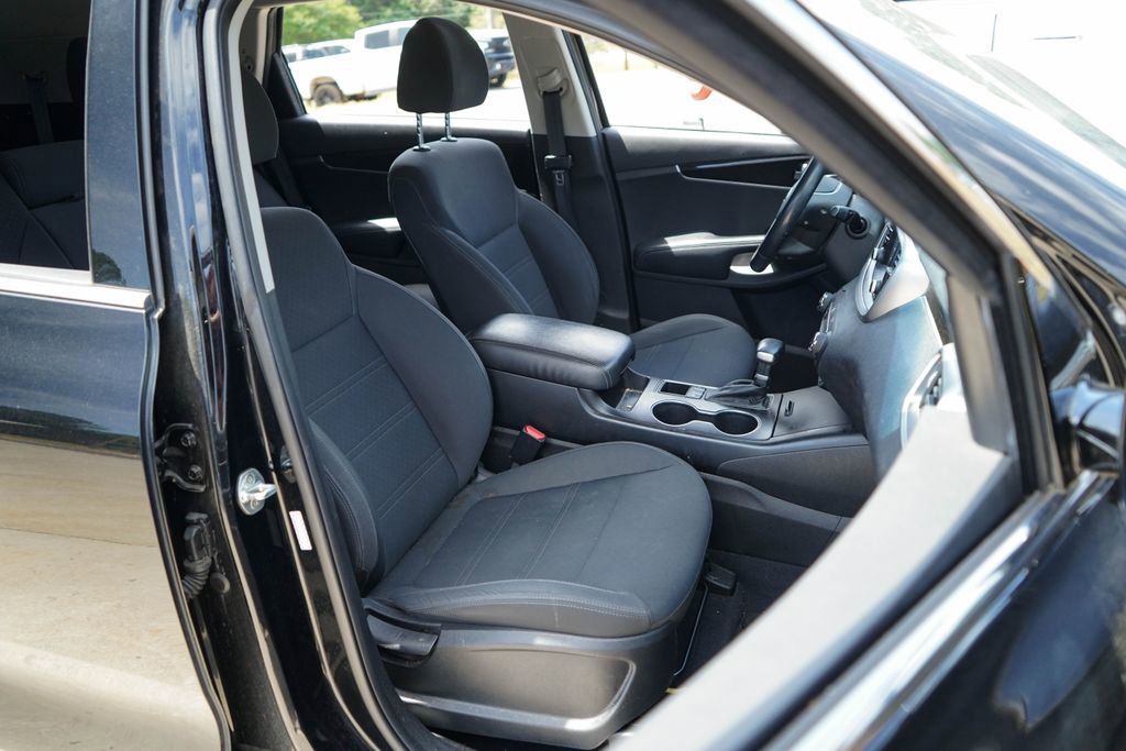 Used 2020 Kia Sorento S FWD image 12