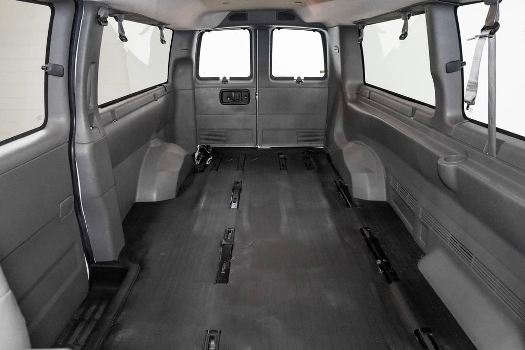 Used 2022 Chevrolet Express 3500 LS RWD image 16