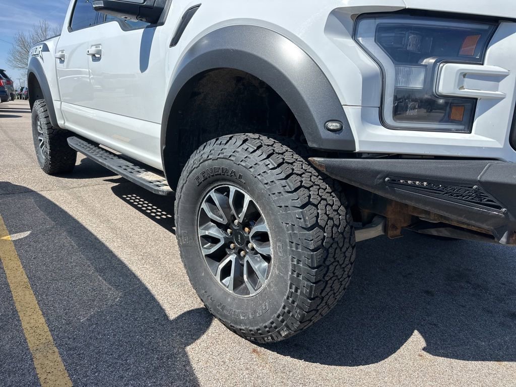Used 2018 Ford F150 Raptor w/ Equipment Group 802A Luxury image 4