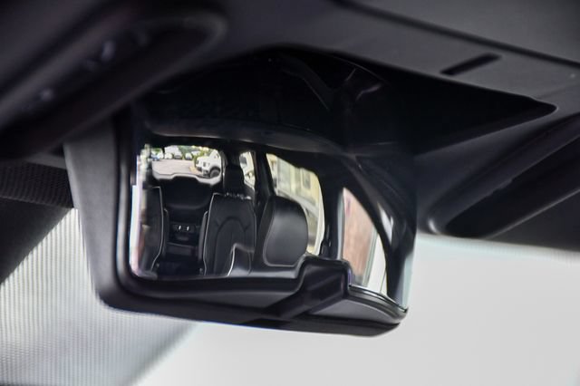 Used 2025 Chrysler Pacifica Limited FWD image 44