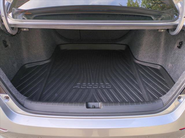 Used 2020 Honda Accord Touring image 6