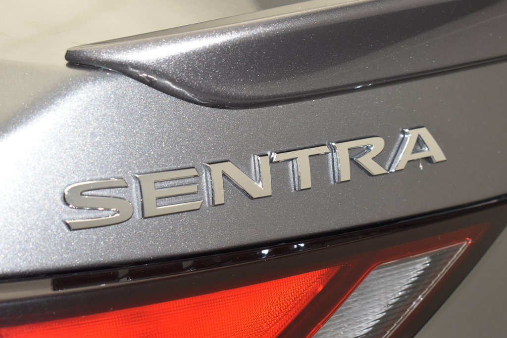 Used 2024 Nissan Sentra SR FWD image 9