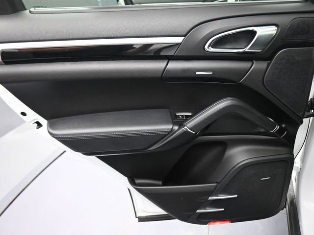 Used 2017 Porsche Cayenne S Platinum AWD/4WD image 40