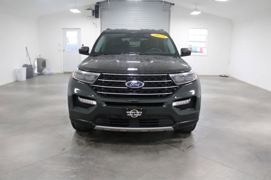 Used 2023 Ford Explorer XLT w/ Equipment Group 202A image 3