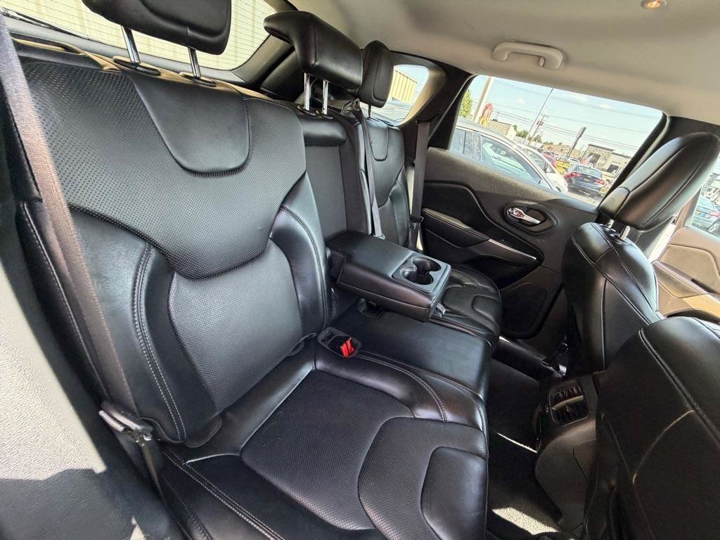 Used 2020 Jeep Cherokee Limited AWD/4WD image 17