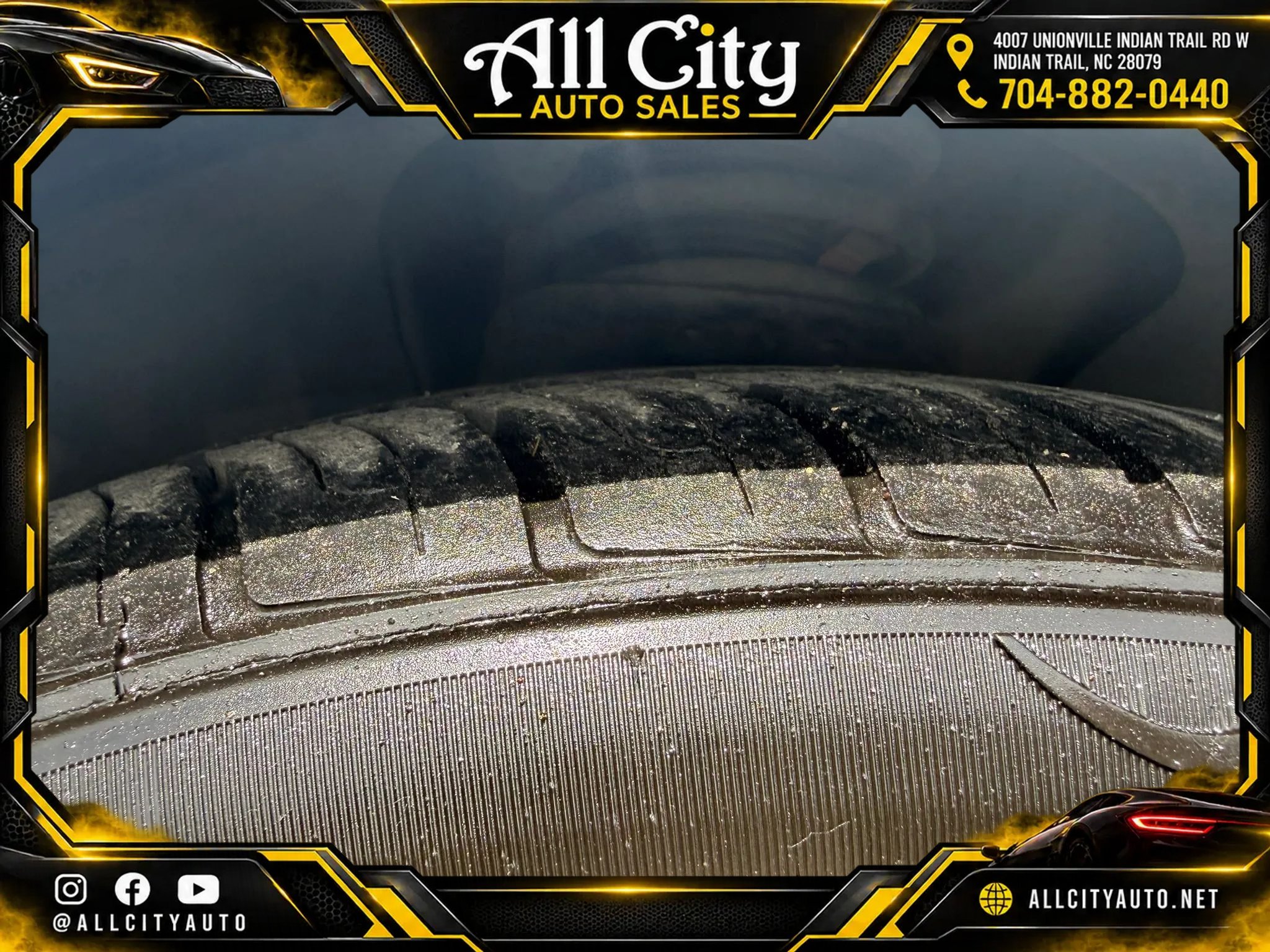 Used 2013 Chevrolet Camaro LT RWD image 32