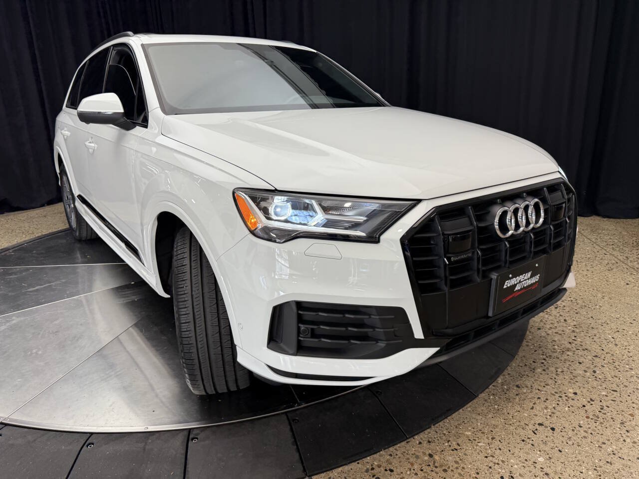 Used 2022 Audi Q7 2.0T Premium Plus w/ Premium Plus Package AWD/4WD image 14