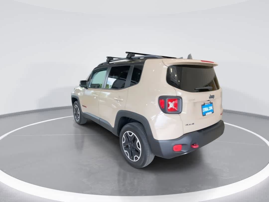 Used 2015 Jeep Renegade Trailhawk AWD/4WD image 6