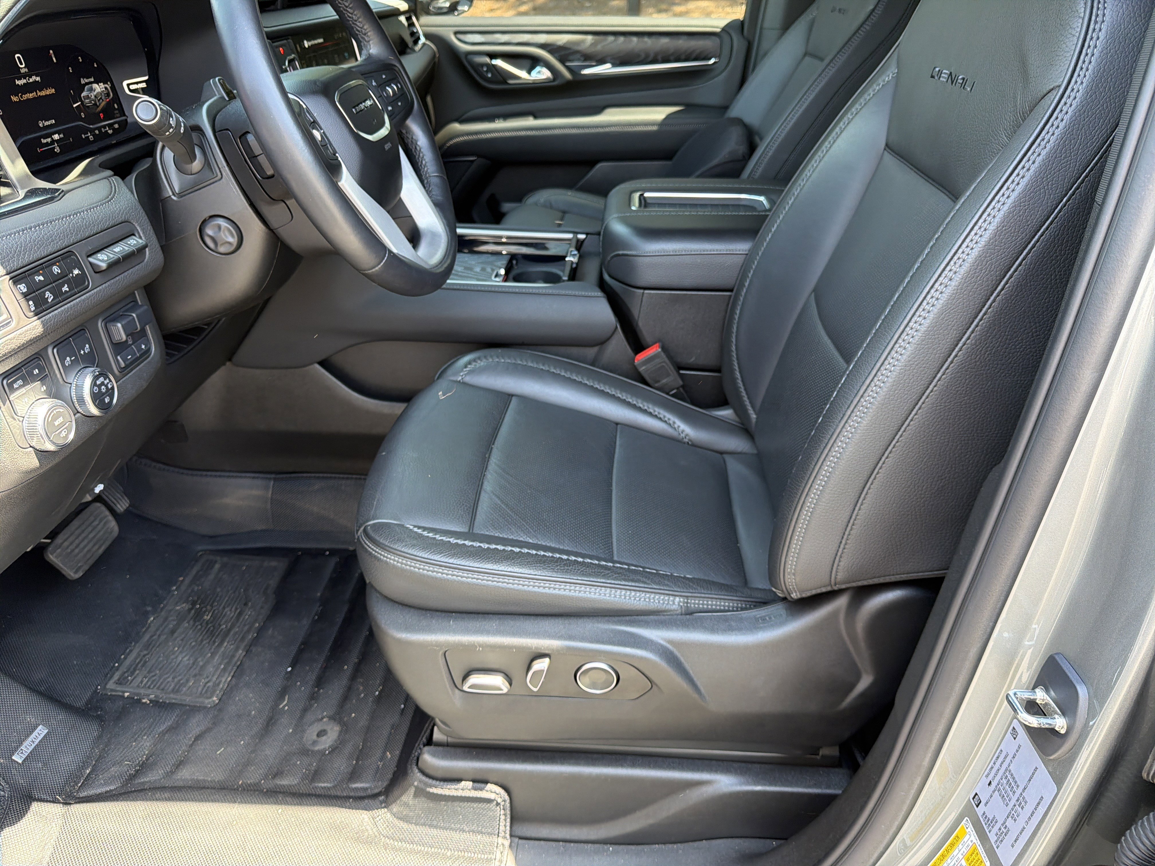 Used 2023 GMC Yukon Denali w/ Denali Reserve Package AWD/4WD image 21