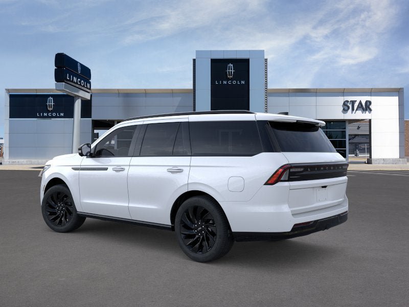 New 2026 Lincoln Navigator Reserve w/ Jet Appearance Package AWD/4WD image 4