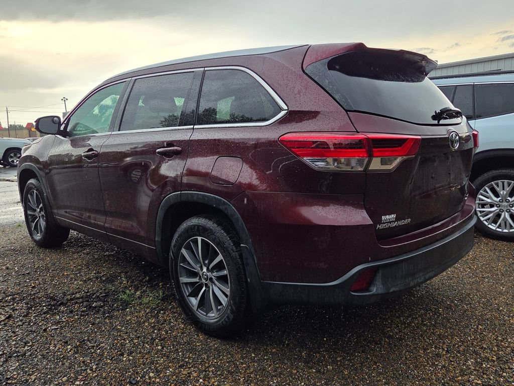 Used 2017 Toyota Highlander XLE FWD image 7