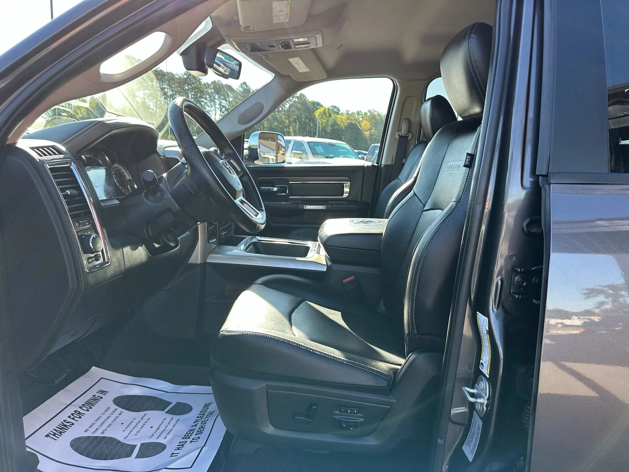 Used 2017 RAM 2500 Laramie AWD/4WD image 5
