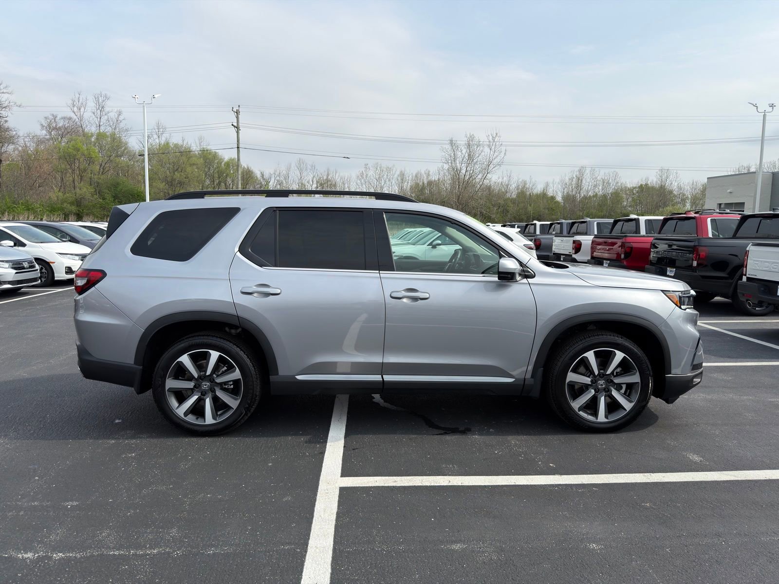 Used 2025 Honda Pilot Elite image 9