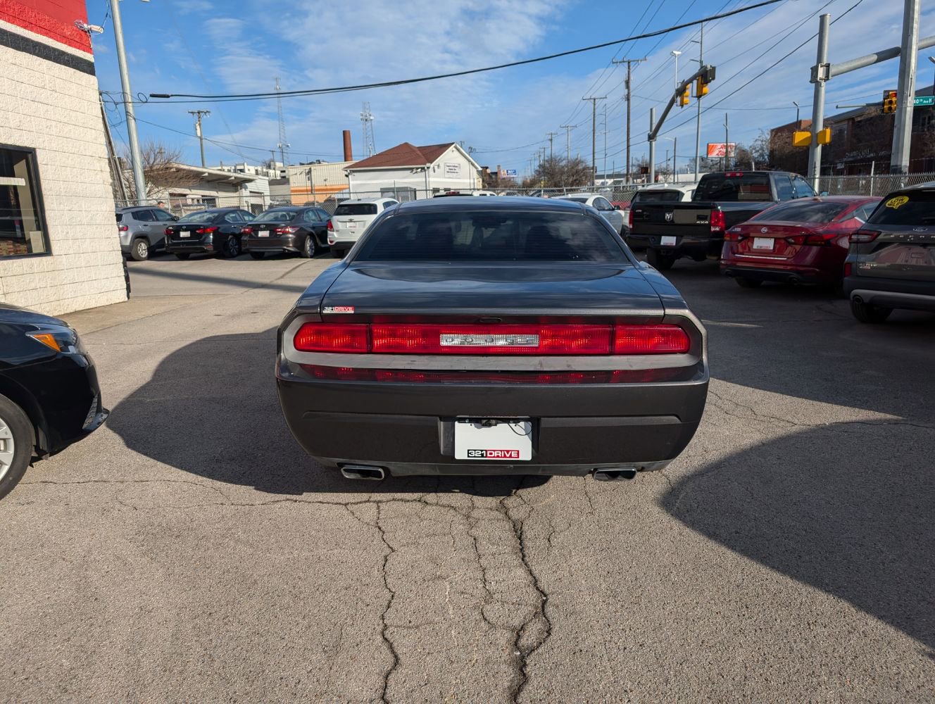Used 2014 Dodge Challenger SXT image 8