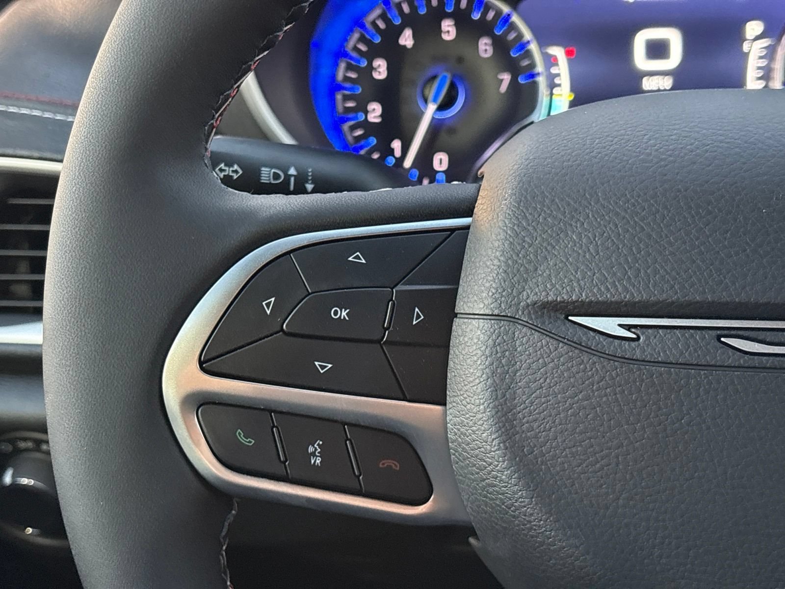New 2027 Chrysler Pacifica Select FWD image 30