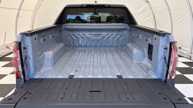 Used 2025 Chevrolet Silverado EV LT AWD/4WD image 5