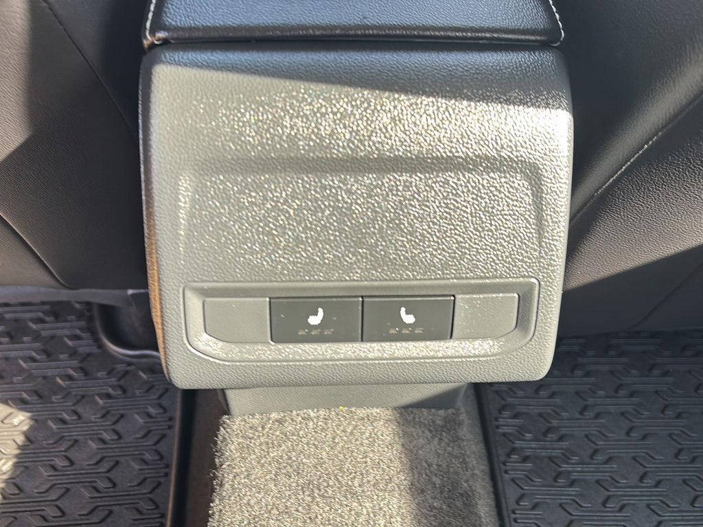 Used 2026 Volkswagen Jetta SEL FWD image 16