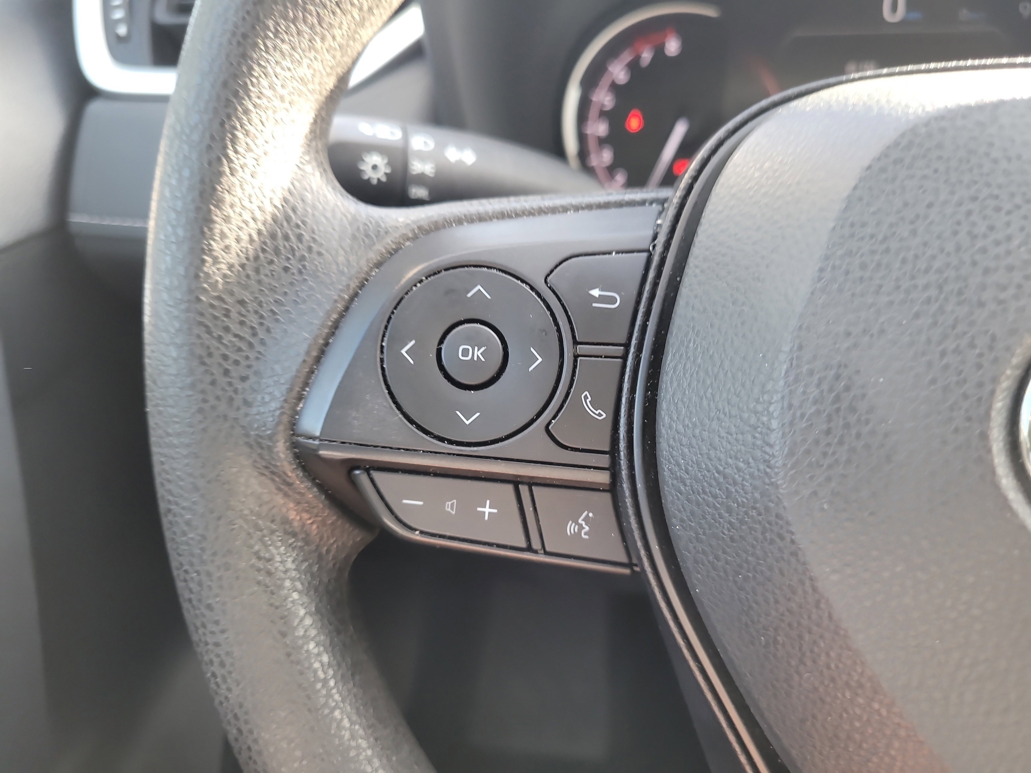 Used 2023 Toyota RAV4 LE image 27