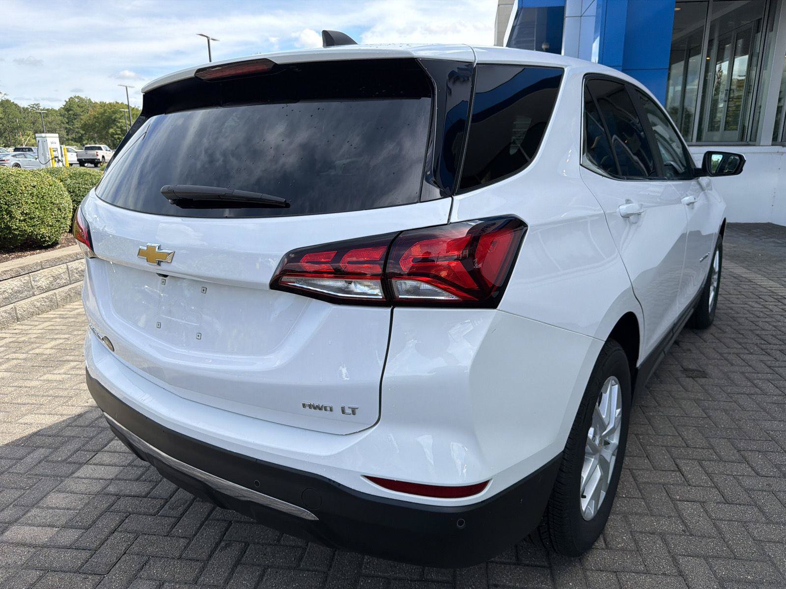 Used 2023 Chevrolet Equinox LT AWD/4WD image 5