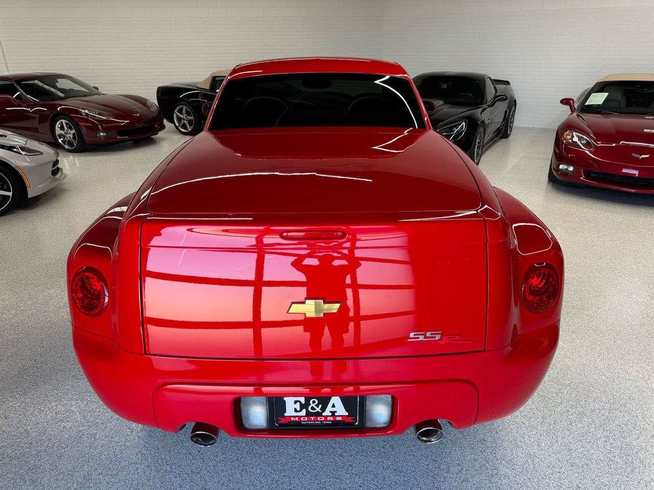Used 2003 Chevrolet SSR w/ Preferred Equipment Group RWD image 11