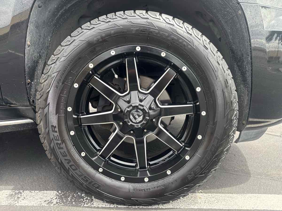 Used 2009 GMC Yukon Denali AWD/4WD image 9
