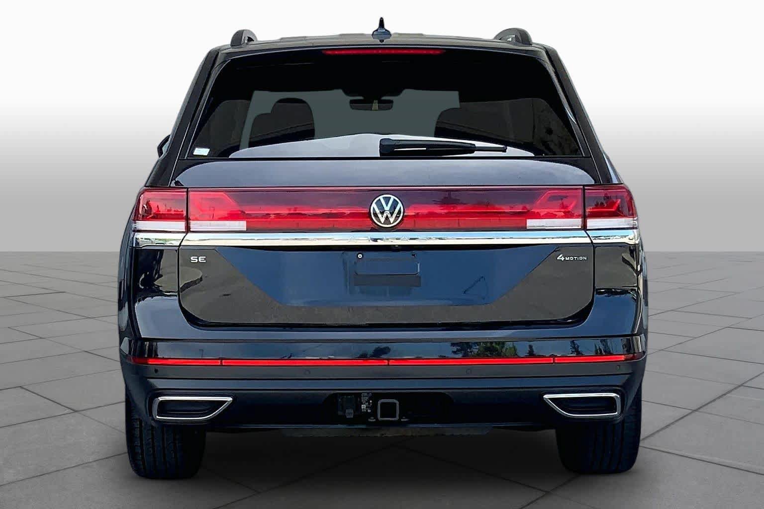 Used 2024 Volkswagen Atlas SE AWD/4WD image 5