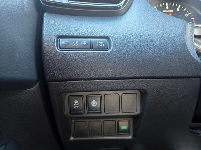 Used 2019 Nissan Rogue Sport SV FWD image 19
