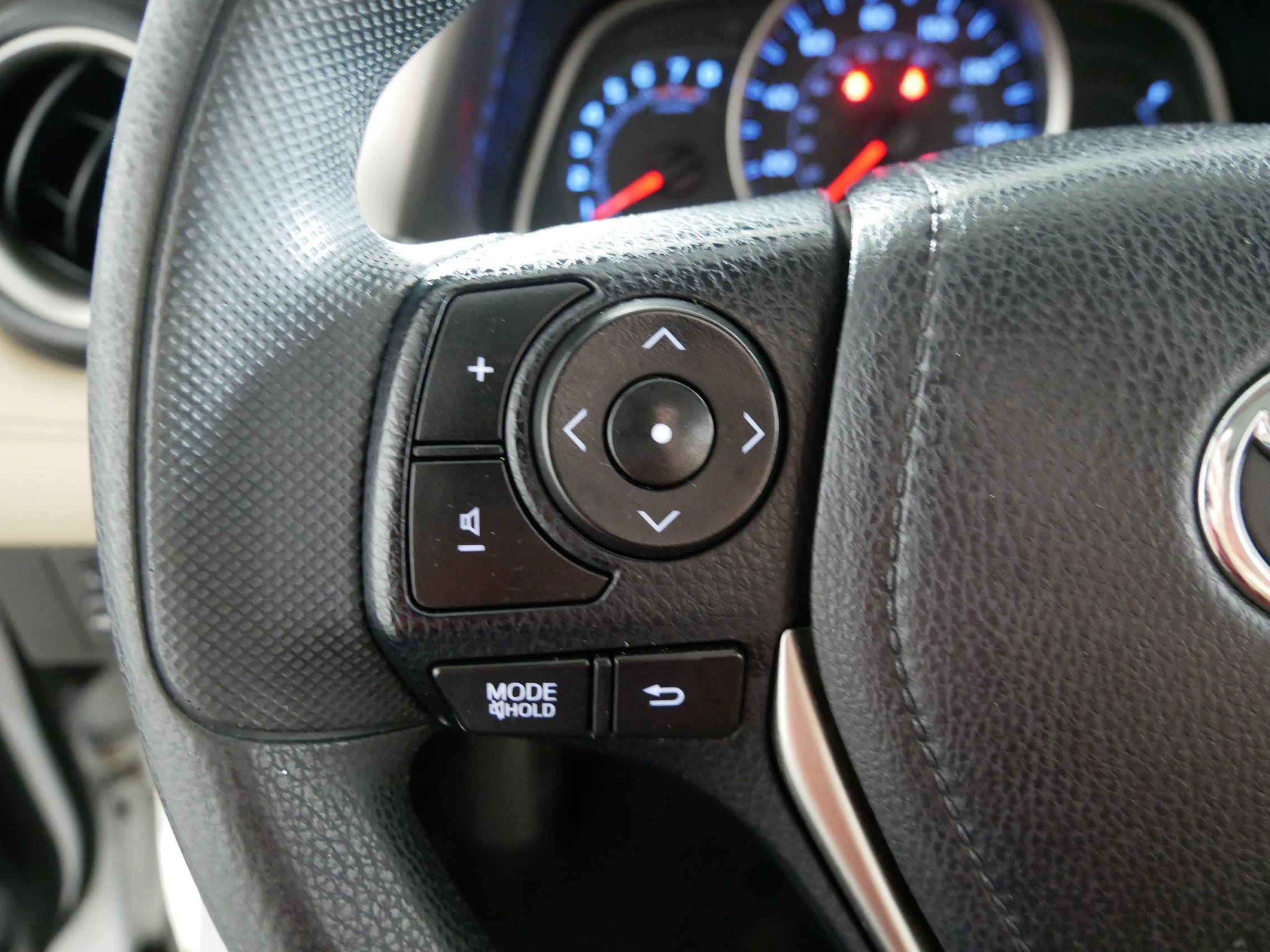 Used 2015 Toyota RAV4 XLE AWD/4WD image 27