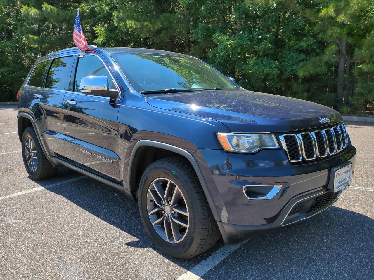 Used 2017 Jeep Grand Cherokee Limited AWD/4WD image 2