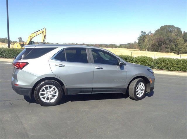 Used 2023 Chevrolet Equinox LT w/ LPO, Floor Liner Package image 5