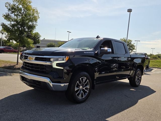 Used 2024 Chevrolet Silverado 1500 LT AWD/4WD image 4