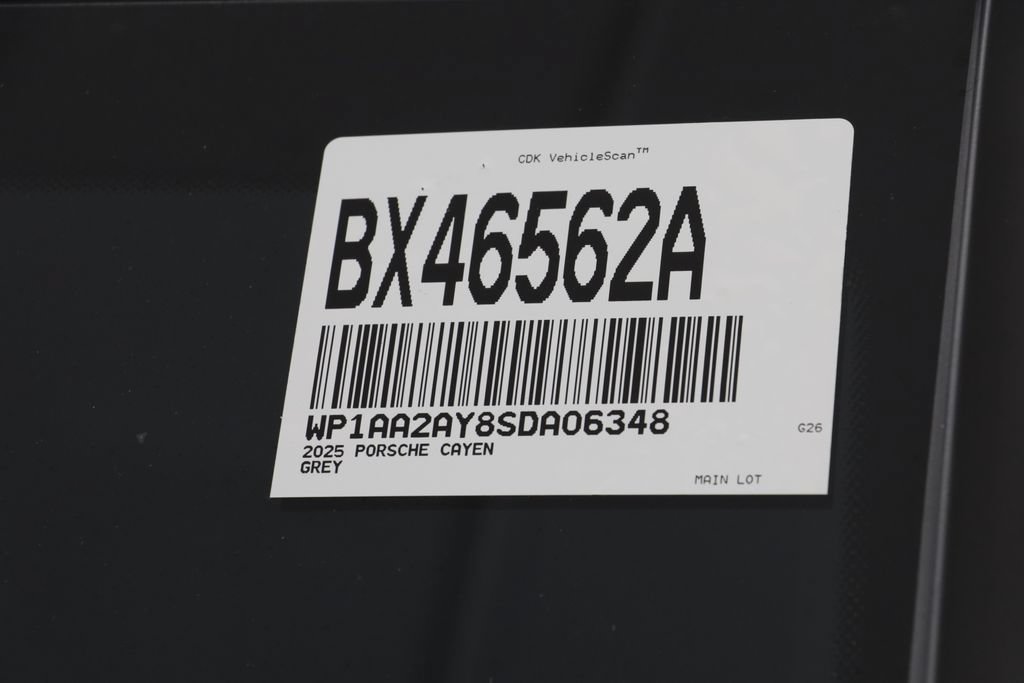 Used 2025 Porsche Cayenne AWD/4WD image 27