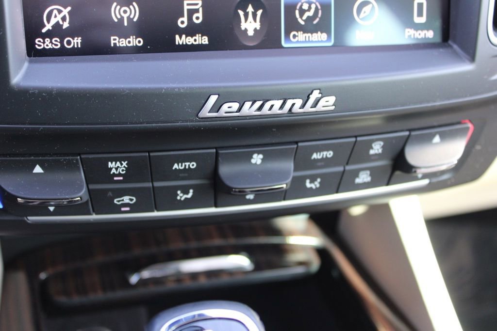 Used 2020 Maserati Levante S GranLusso image 43