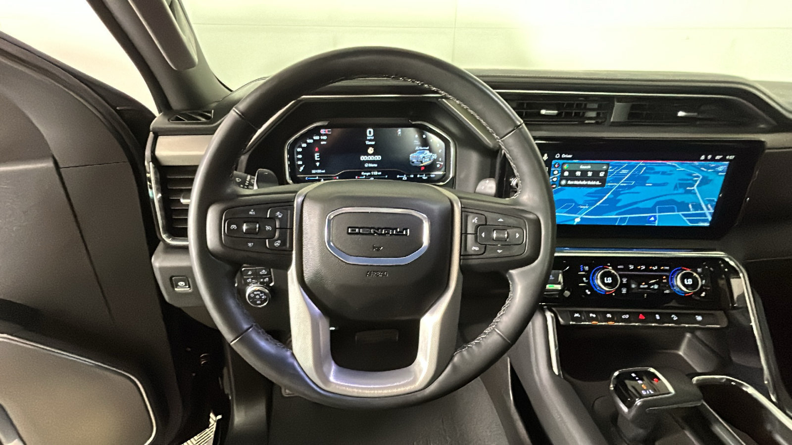Used 2024 GMC Sierra 1500 Denali w/ Technology Package AWD/4WD image 18