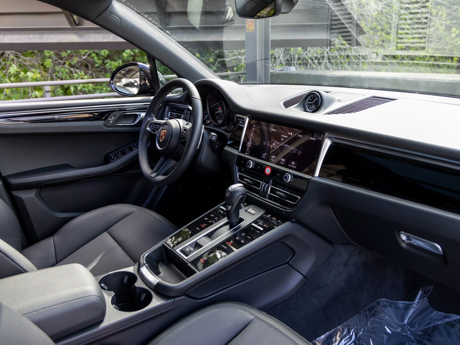 Certified 2025 Porsche Macan image 52