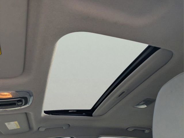 Used 2024 Hyundai Elantra Limited image 18