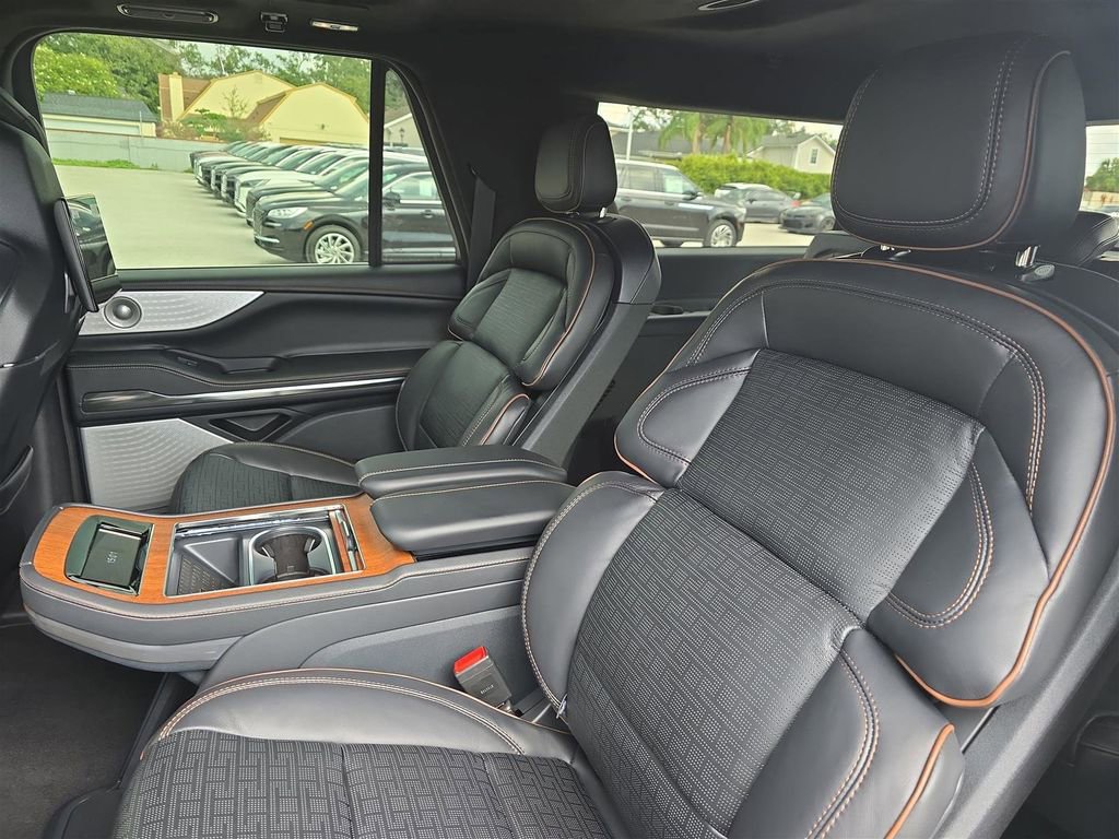 New 2025 Lincoln Navigator L Black Label image 7
