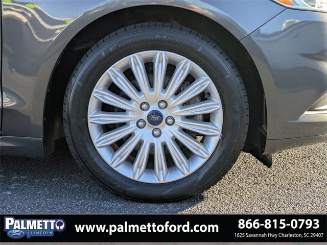 Used 2015 Ford Fusion SE image 11