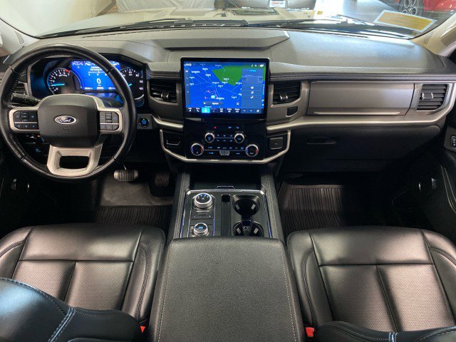Used 2023 Ford Expedition Max XLT image 13